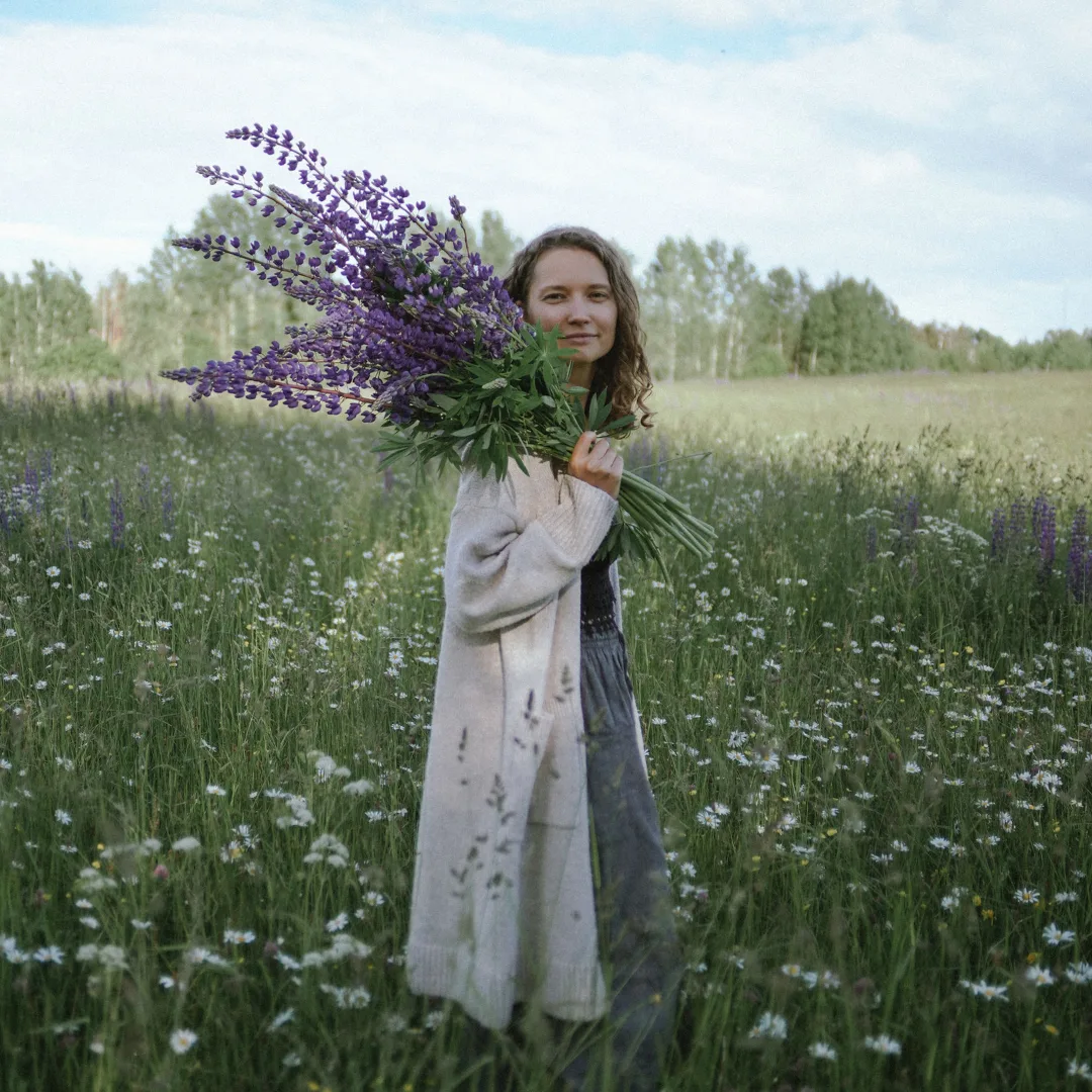 Sintija in a field